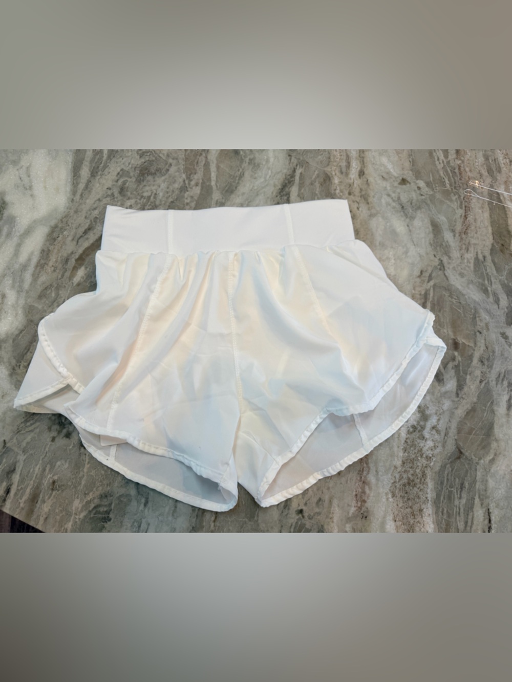 NWT Lululemon White Athletic Shorts Lined Running Training Women’s Size Small